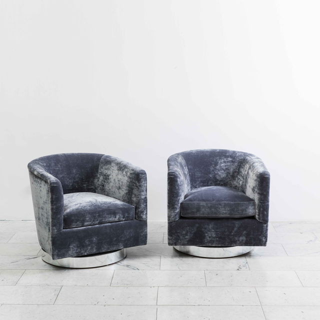 Milo Baughman | Pair of Dark Grey Swivel Chairs (1970) | Art