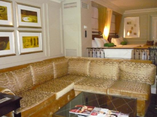 Sectional sofa - Picture of The Venetian Resort, Las Vegas .