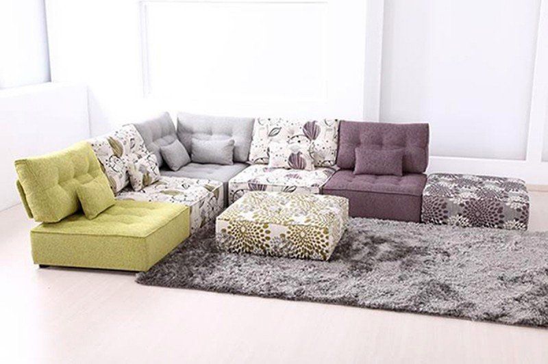 Small modular sofa sectionals : type of sofa for a stylish look .