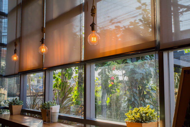 Advantages Of Using Automatic Blinds For Your Kitchen - Columns .