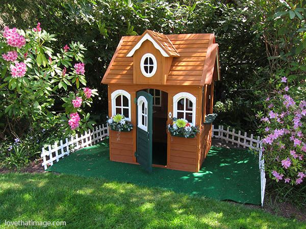 Backyard playhouse | Sara's Fave Photo Blog | Backyard playhouse .