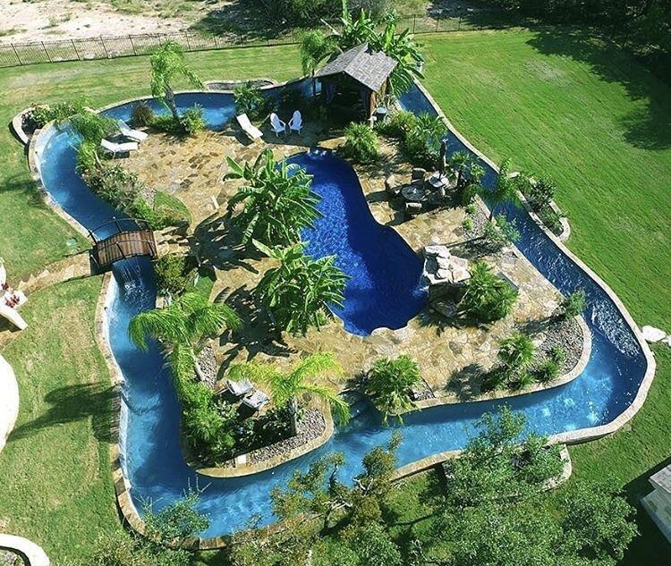 Amazing backyard pool : pi