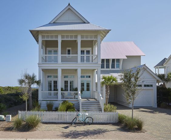 Beach Pretty House Tours: In Love with this Amazing Beach House in .