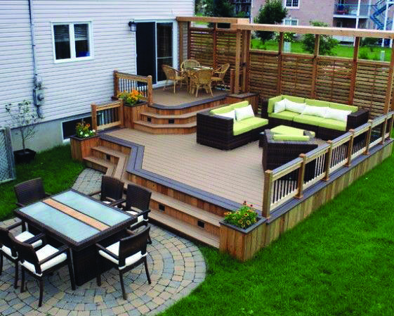 10 Beautiful, Easy DIY Backyard Decks - Homes Tre | Patio deck .