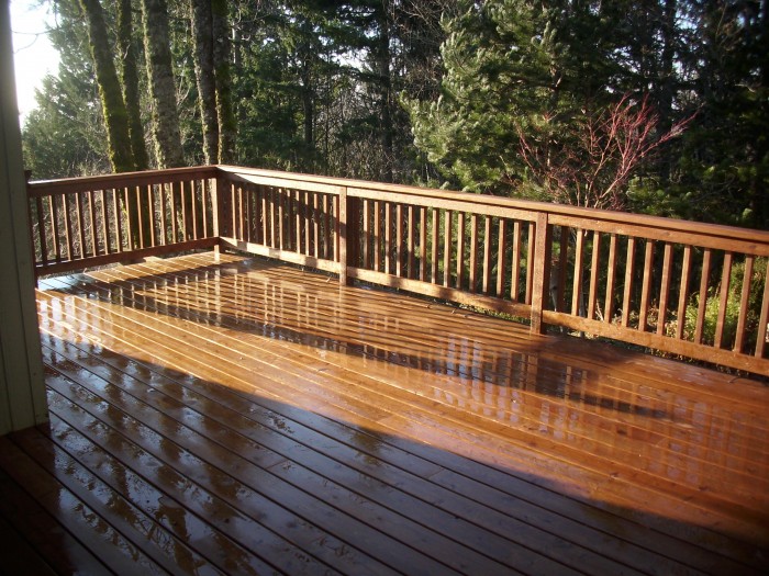 Pre-stained cedar deck | Deck Masters, L