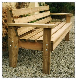 The wooden bench: Robust and comfortable | Wooden bench outdoor .