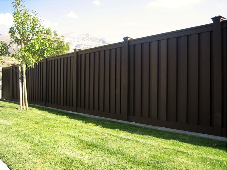 What are the Pros and Cons of Composite Fencing? - Action Fen