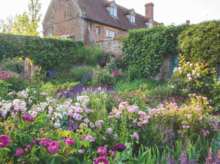 25 of the best English gardens to visit - Gardens Illustrat