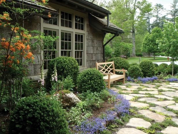 Charming Cottage Garden With Flagstone Pavers | Cottage garden .