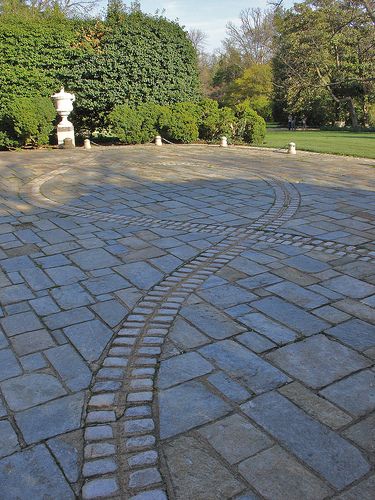 Unique paving patterns | Paving pattern, Backyard remodel, Garden .