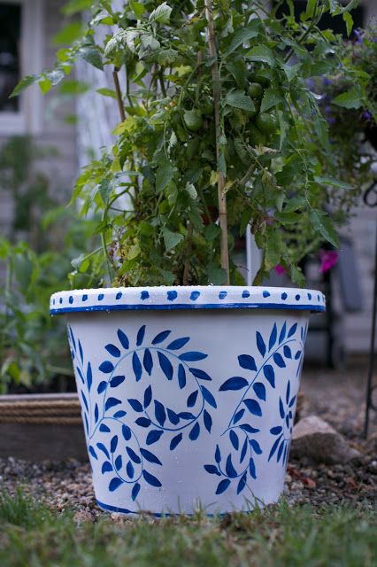 Pin by Danika Herrick on DIY | Paint garden pots, Painted flower .