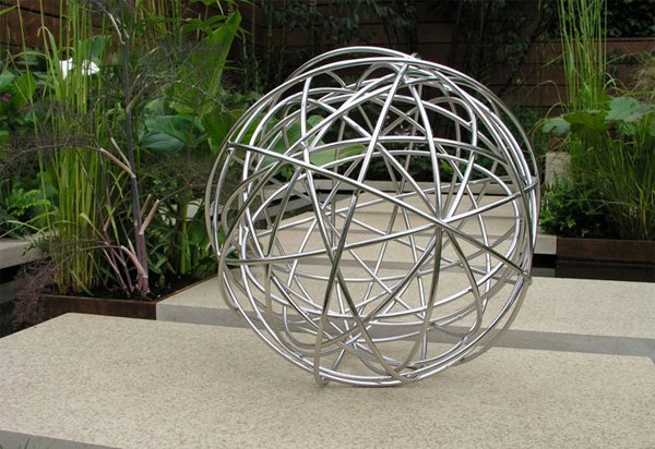 20 Smartly Designed Modern Spherical Garden Sculptures | Home .