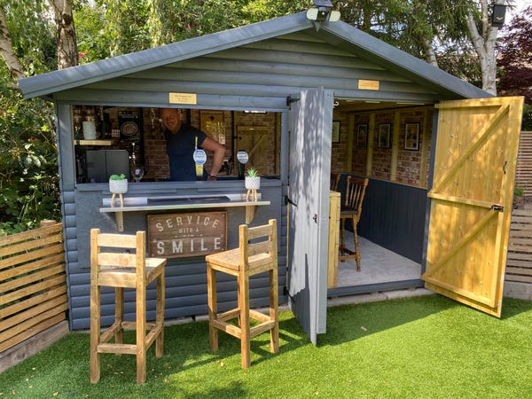 Photos: Couple turn garden shed into authentic pub in 3 days for .