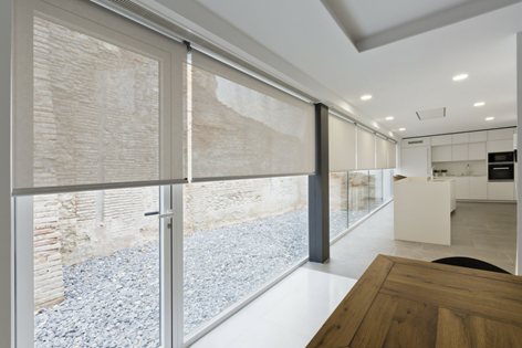 ROLLER BLINDS INSTALLED IN MODERN HOME | Sax