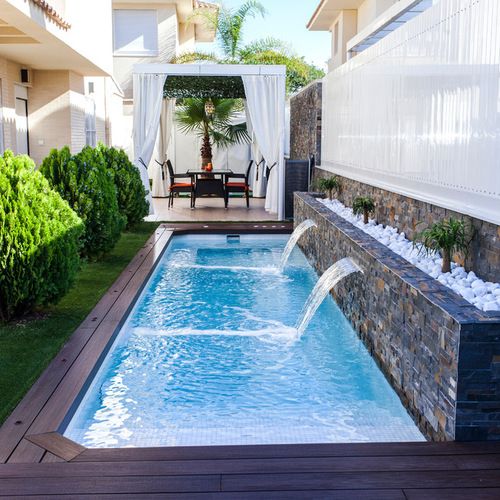Pool Design Ideas, Remodels & Photos | Small backyard pools .