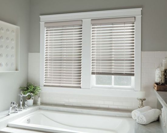 China Fsc-Certified, 50mm White Wooden Venetian Blinds for Bay .