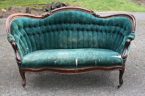VICTORIAN Antique Parlor COUCH SOFA - Very Old, 1800s $30 Renton .
