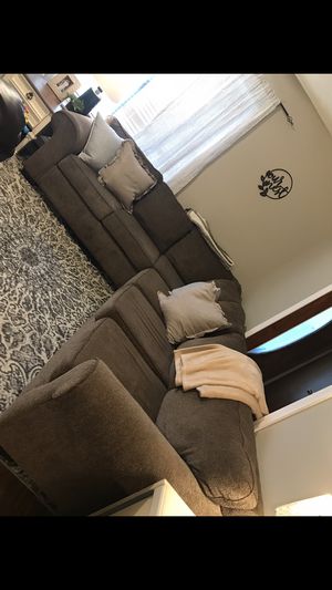 New and Used Sectional couch for Sale in Pine Bluff, AR - Offer