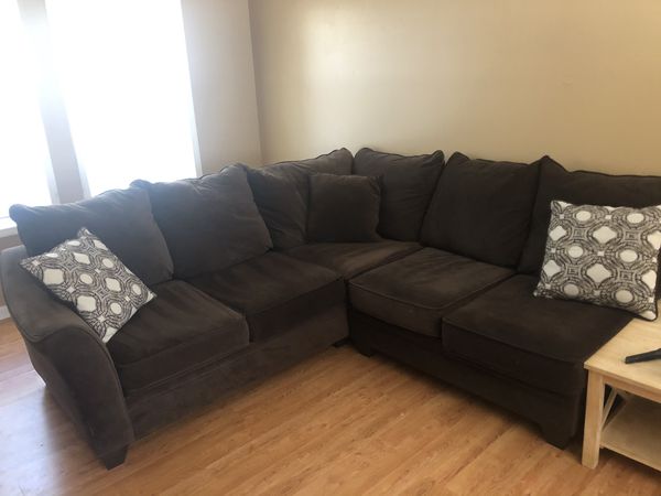 3 Pc sectional sofa for Sale in Bay St. Louis, MS - Offer