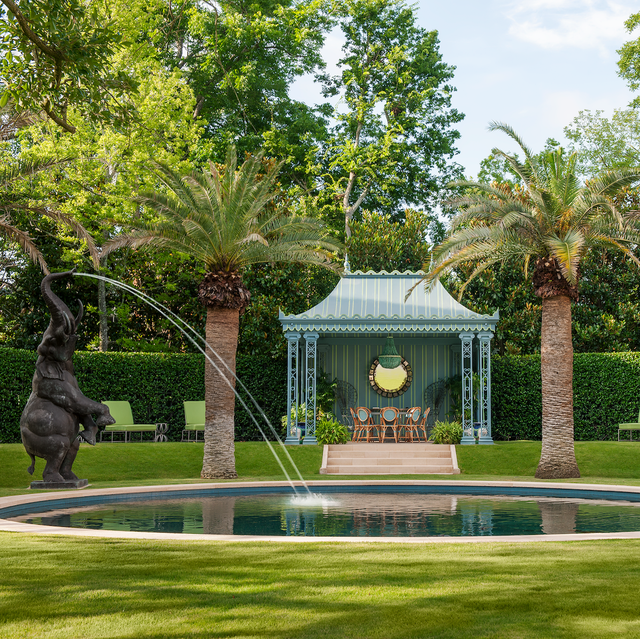 20 Best Outdoor Fountains – Luxury Garden Fountain Ide