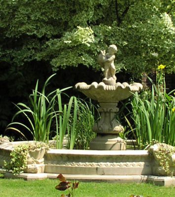 Cast Stone Garden Water Features | Haddonstone U