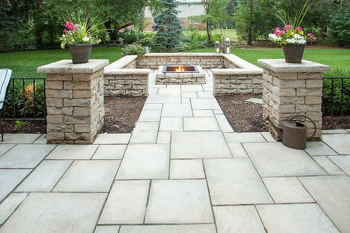 Landscaping Ideas with Dimensional Flagstone by Rosetta Hardscapes .