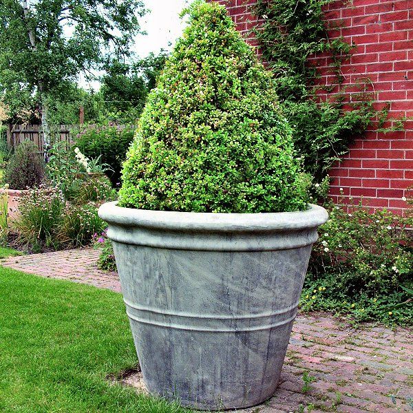 Big Garden Pot | Large outdoor planters, Large garden planters .