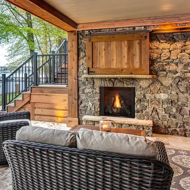 Courtyard Outdoor Fireplace | Fine's G