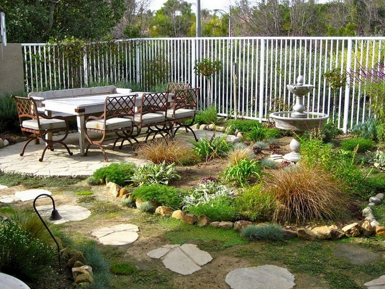 15+ Inspiring Small Outdoor Garden Decor Ide
