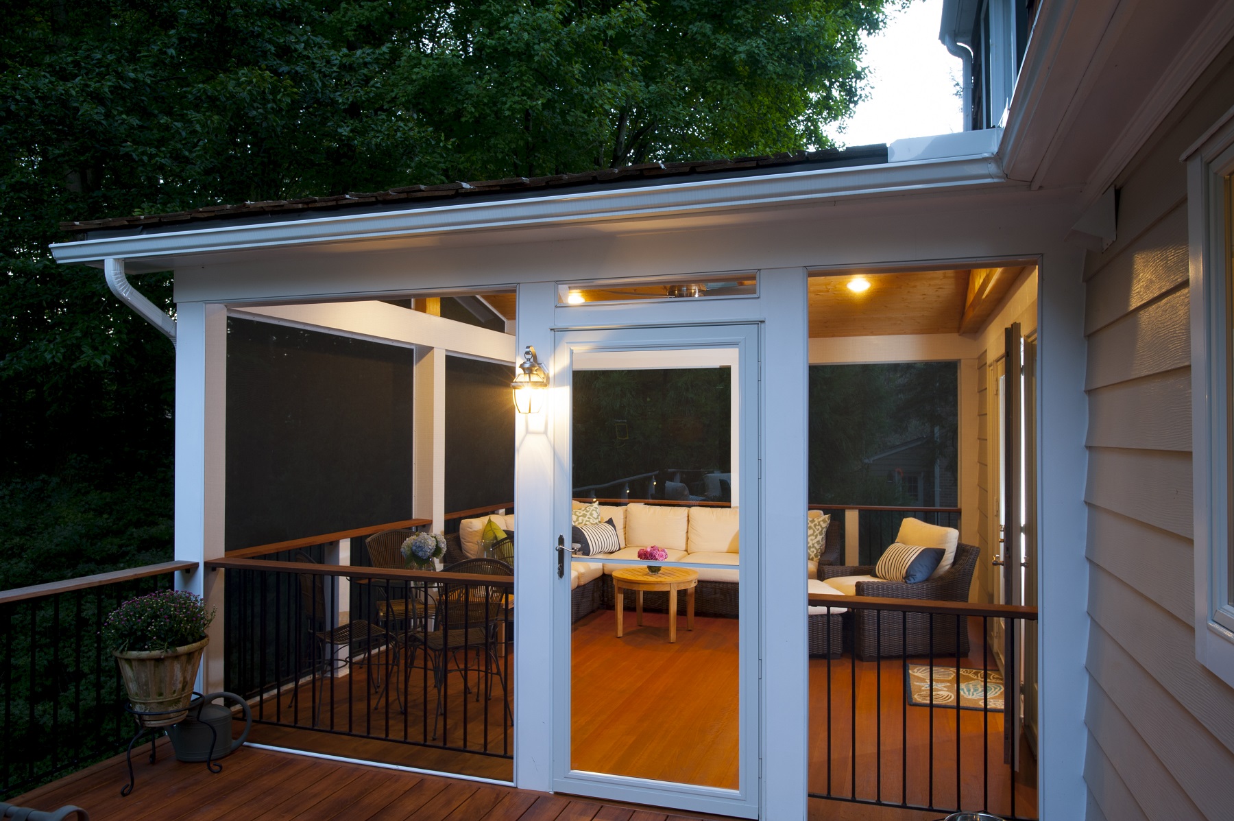 Best Practices to Keep Bugs out of Your Screened Porch in Maryland .