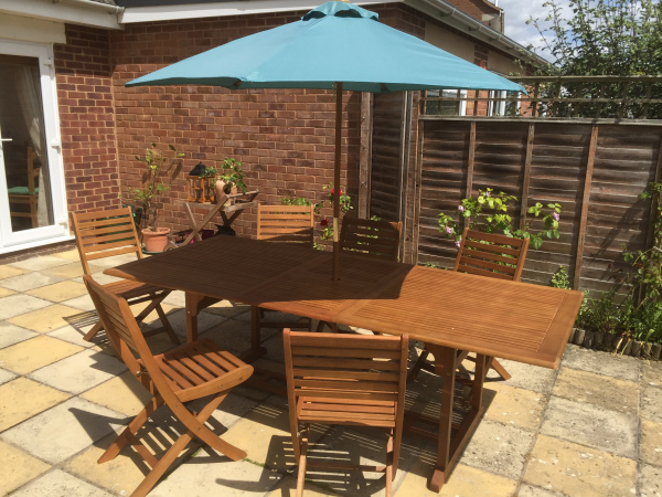 How to restore weathered wooden garden furniture – a simple guide .