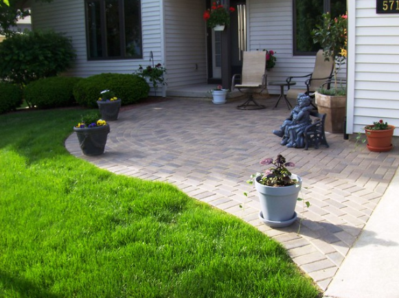 6 Landscape Design Ideas for Your Madison, WI, Front Yard .